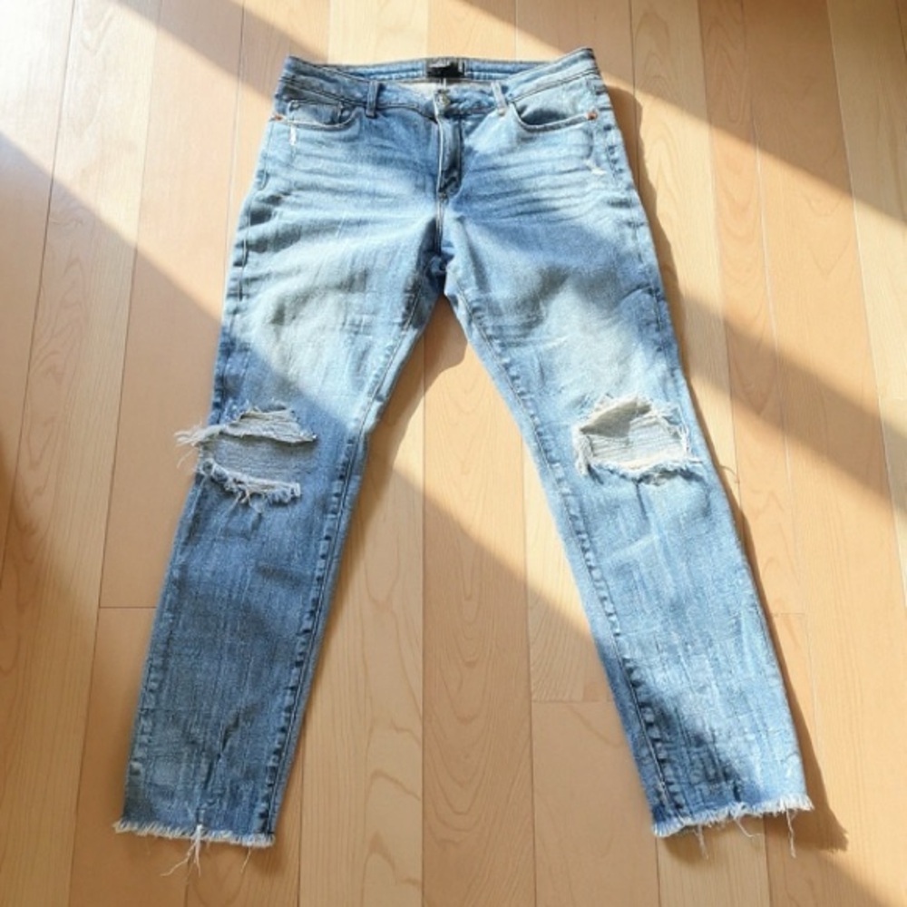 Abercrombie & Fitch Harper Low Rise Light Blue Distressed Skinny Jeans